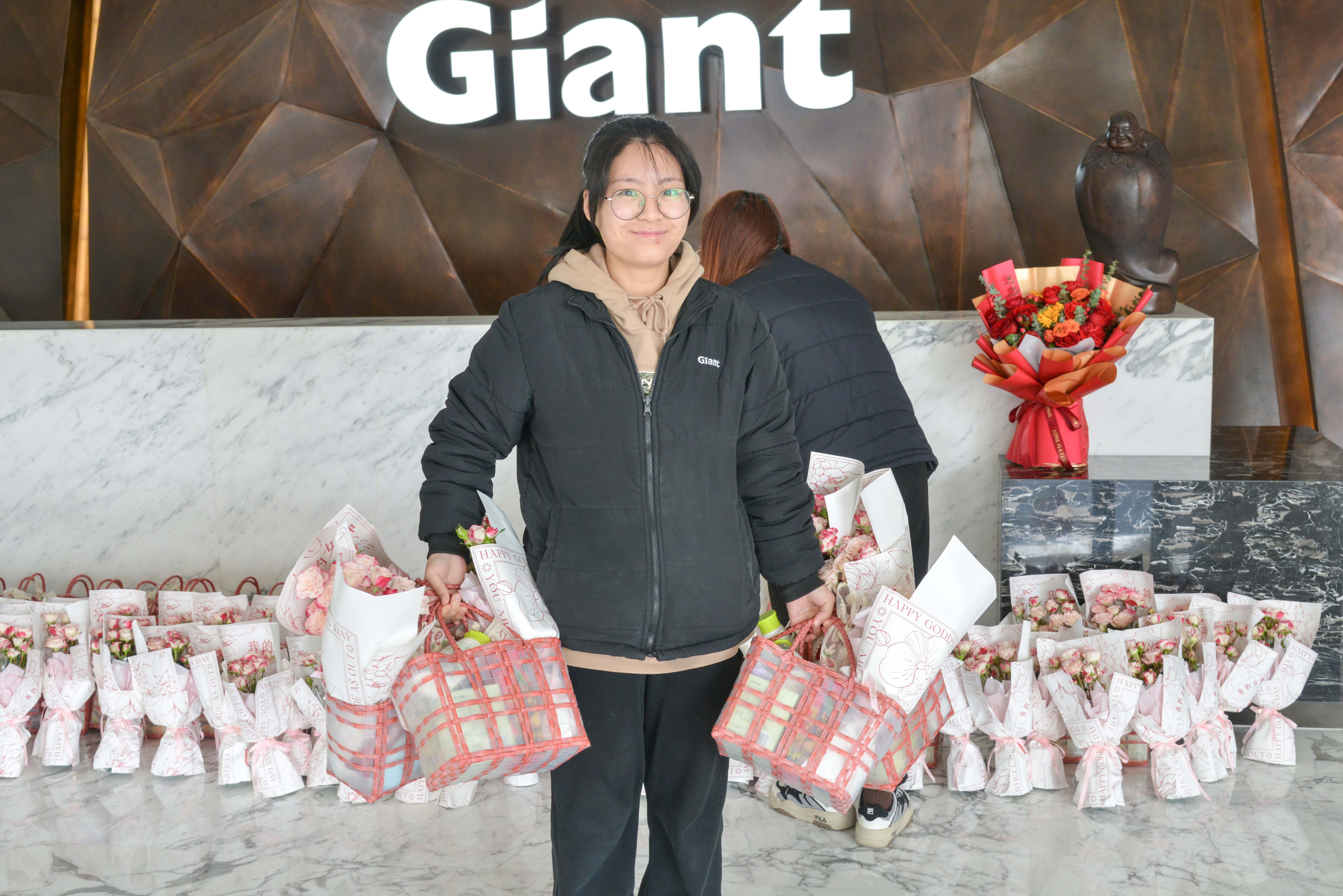 巾幗呈英姿 三春綻繁花——巨人集團婦女節活動 巾幗呈英姿 三春綻繁花——巨人集團婦女節活動