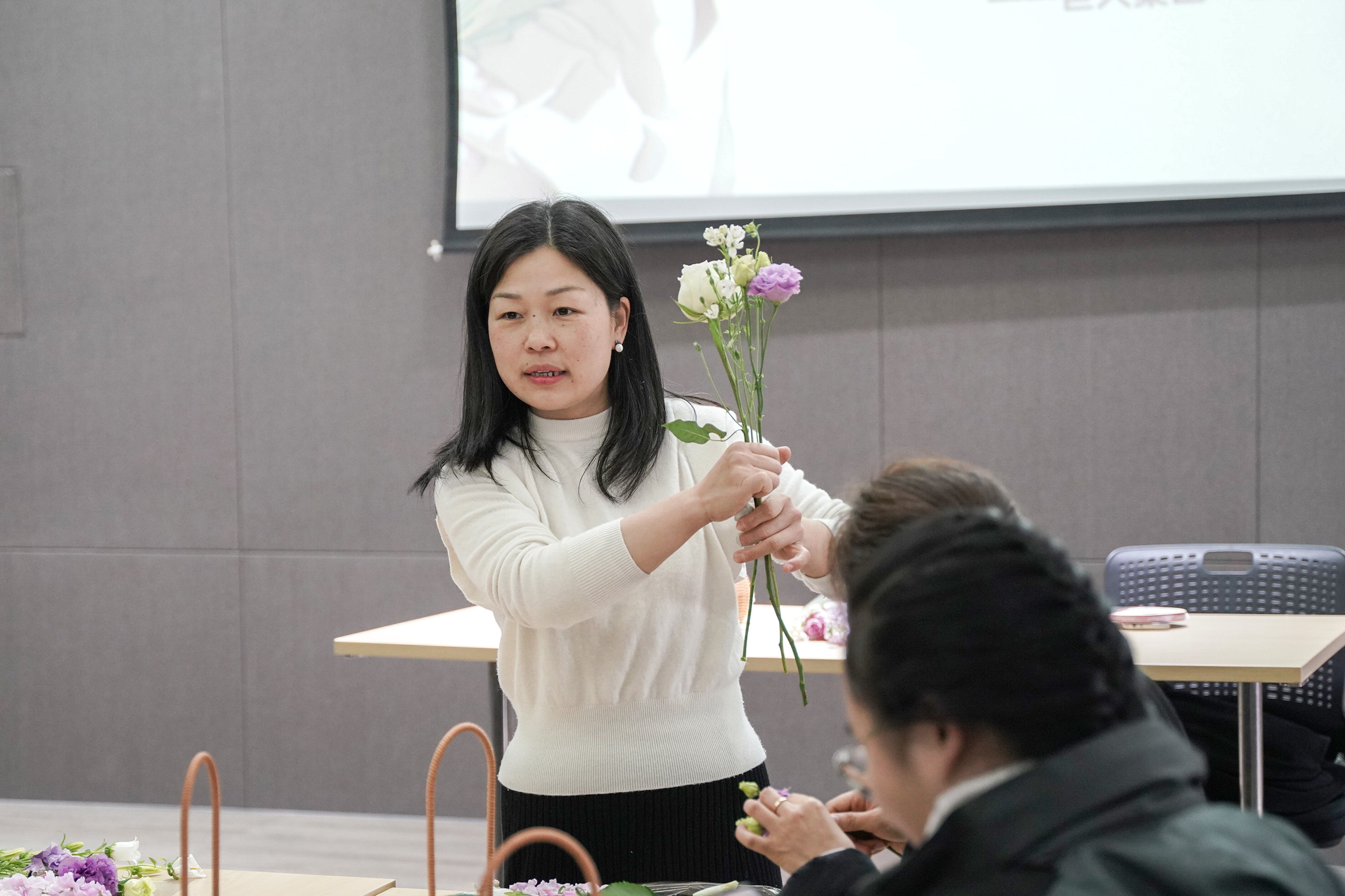 巾幗呈英姿 三春綻繁花——巨人集團婦女節活動 巾幗呈英姿 三春綻繁花——巨人集團婦女節活動